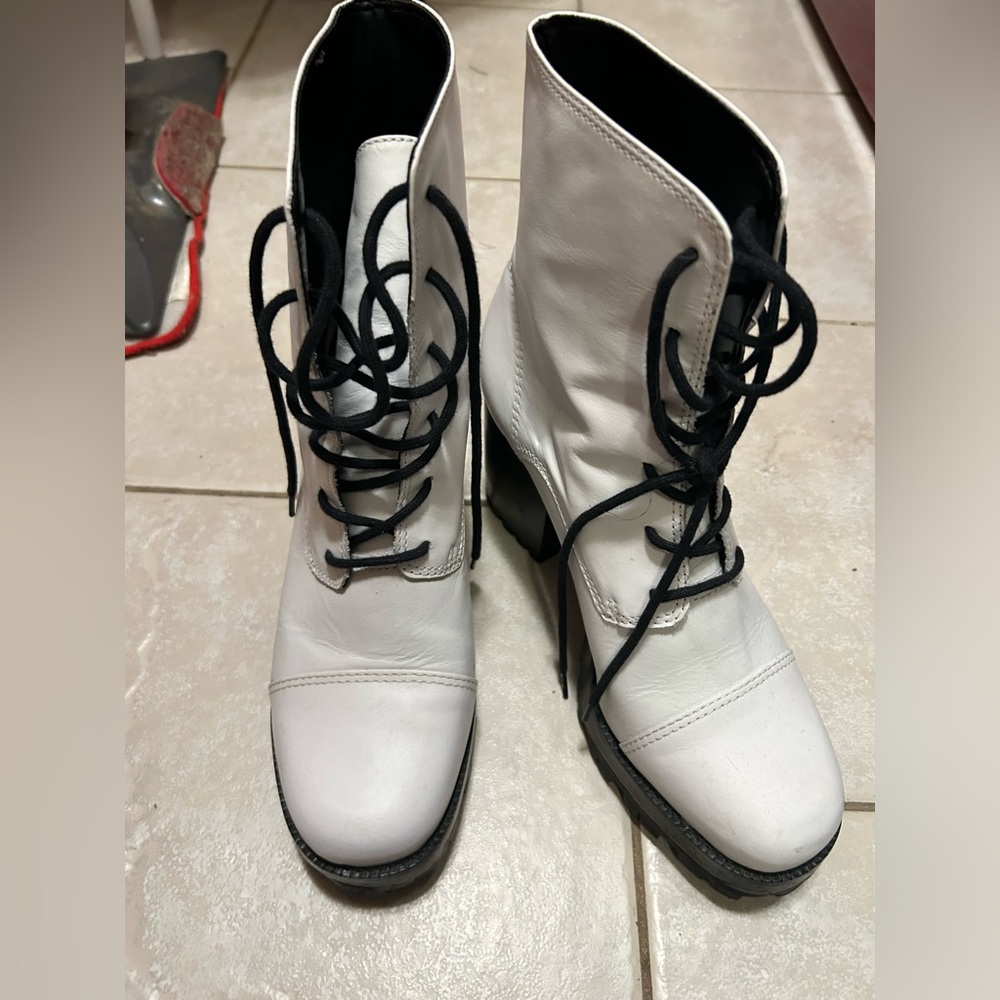 SCHUTZ White and Black Lace-Up Boots